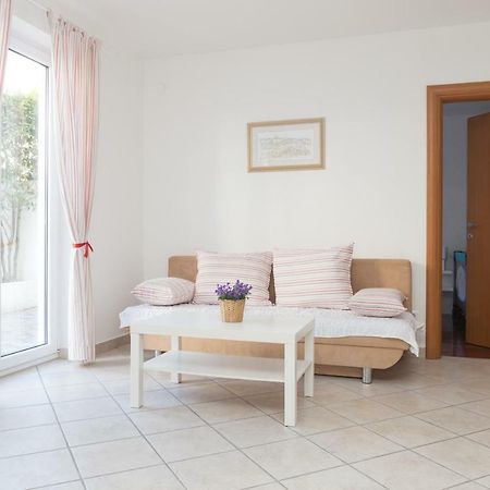 Alpeza Apartments Бол Экстерьер фото