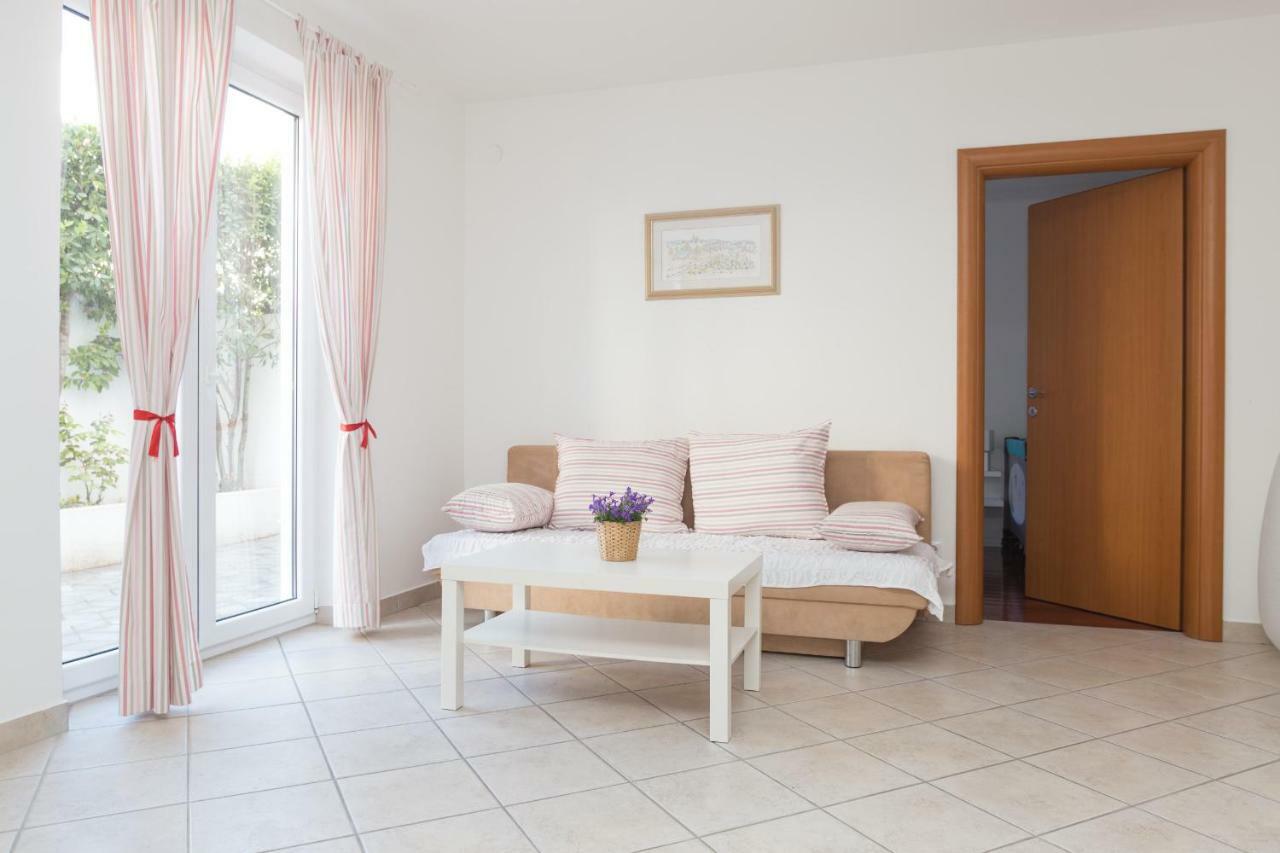 Alpeza Apartments Бол Экстерьер фото
